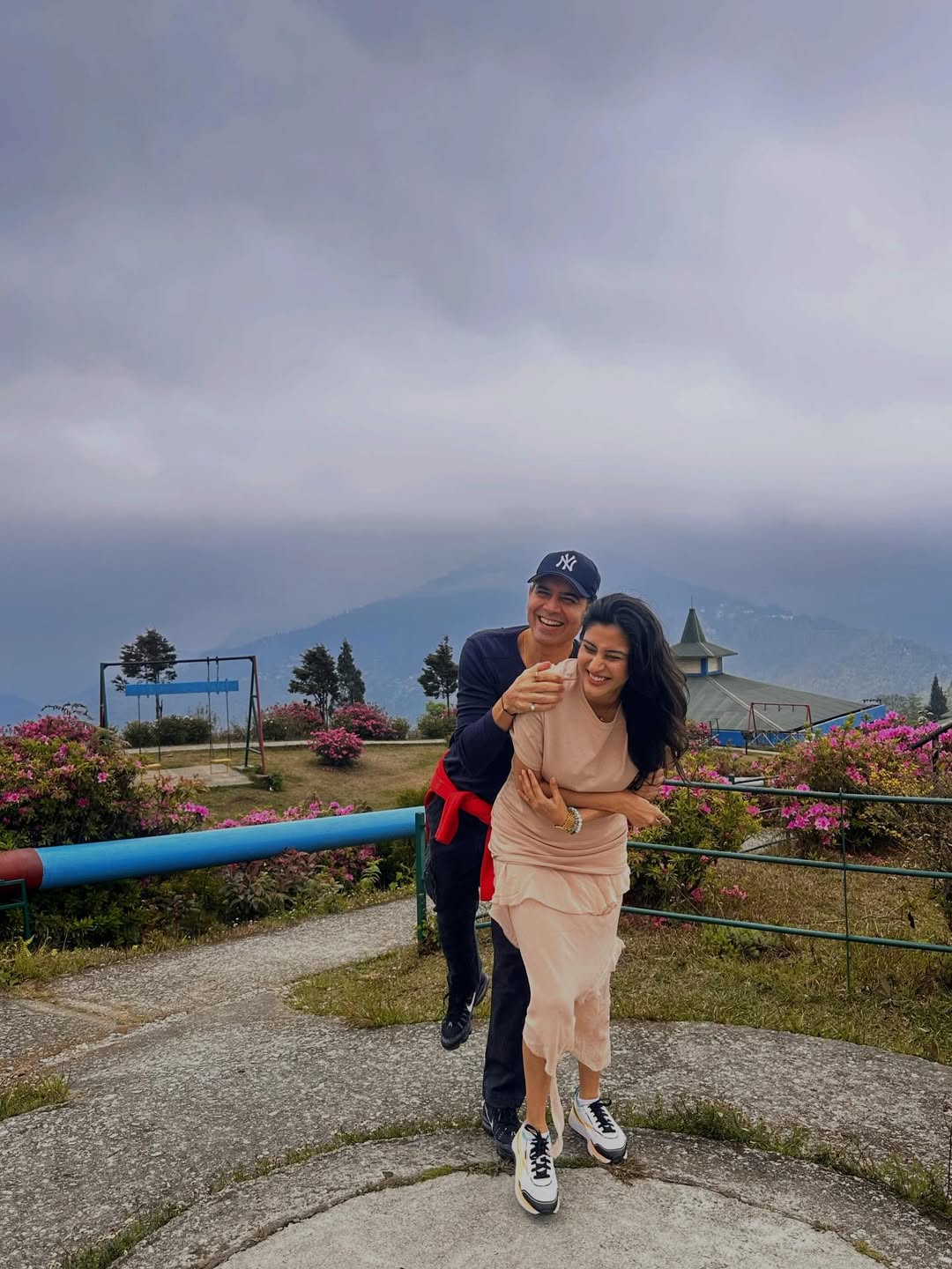 ashlesha-savant-sandeep-baswana-darjeeling-vacation-photos
