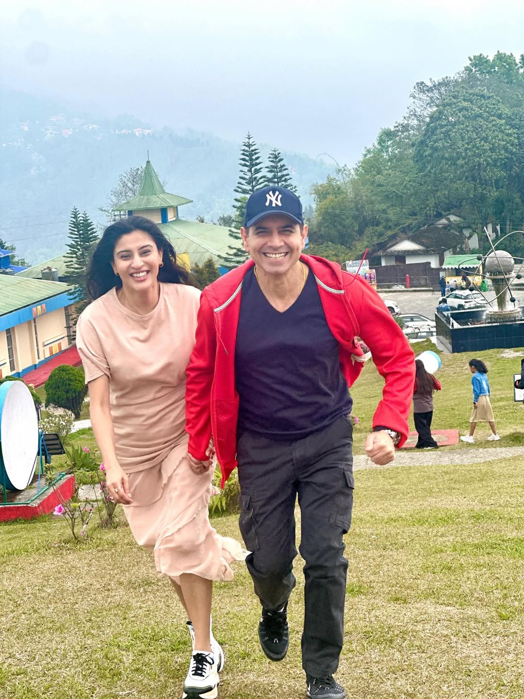 ashlesha-savant-sandeep-baswana-darjeeling-vacation-photos