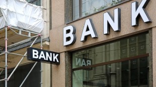 crisil-report-indian-banking-sector-npa-rise-credit-growth-slowdown-west-asia-war-impact-2027 print eco news