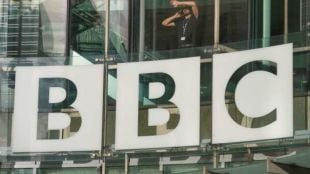 BBC Layoffs 2,000 Employees News 2026 | Donald Trump $10 Billion Lawsuit Against BBC | बीबीसी कर्मचारी कपात बातमी २०२६ | डोनाल्ड ट्रम्प बीबीसी मानहानी खटला