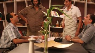 Actors Rajat Kapoor and Vinay Pathak talking about their fees for the movie Bheja Fry.