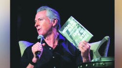 बुकबातमी: पुस्तकाच्या खपातसुद्धा राजकारण!