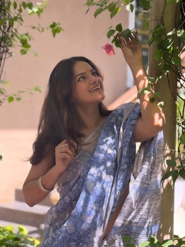 Titeeksha Tawde blue saree look photos