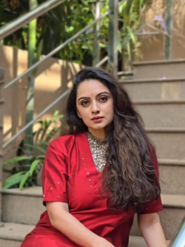 Shruti Marathe viral reel video