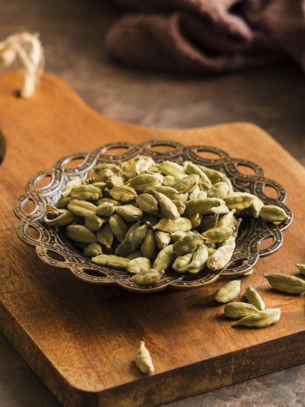eat cardamom after meals