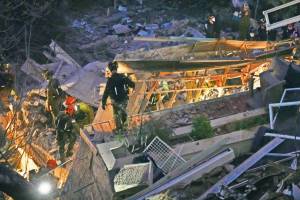 Donald Trump warning Iran on Hormuz Strait | US Iran military tensions 2026 | Tehran energy infrastructure attack threats | Middle East war crisis updates