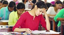 CBSE 10th EXAM: दहावीच्या अतिरिक्त परीक्षेसाठी शिकवणी शुल्क आकारणाऱ्या शाळांवर कारवाई, सीबीएसईकडून शाळांना इशारा