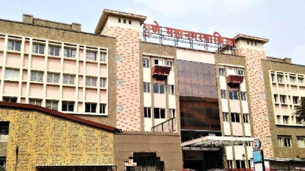 Pune Municipal Corporation illegal hoardings | PMC sky sign department revenue loss | Pune illegal advertisement boards consultant appointment | PMC audit report 404 crore unaccounted recovery Pune Municipal Corporation illegal hoardings | PMC sky sign department revenue loss | Pune illegal advertisement boards consultant appointment | PMC audit report 404 crore unaccounted recovery