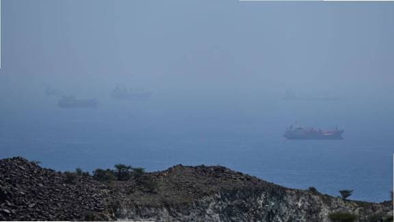 Indian oil tanker attack in Strait of Hormuz news | Iranian navy firing on Indian ship Jag Arnav | होर्मुझ सामुद्रधुनीत भारतीय जहाजावर गोळीबार | इराण-भारत तणाव तेलवाहू टँकर हल्ला