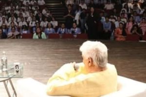 Javed Akhtar talking about his alcohol addiction in an interview