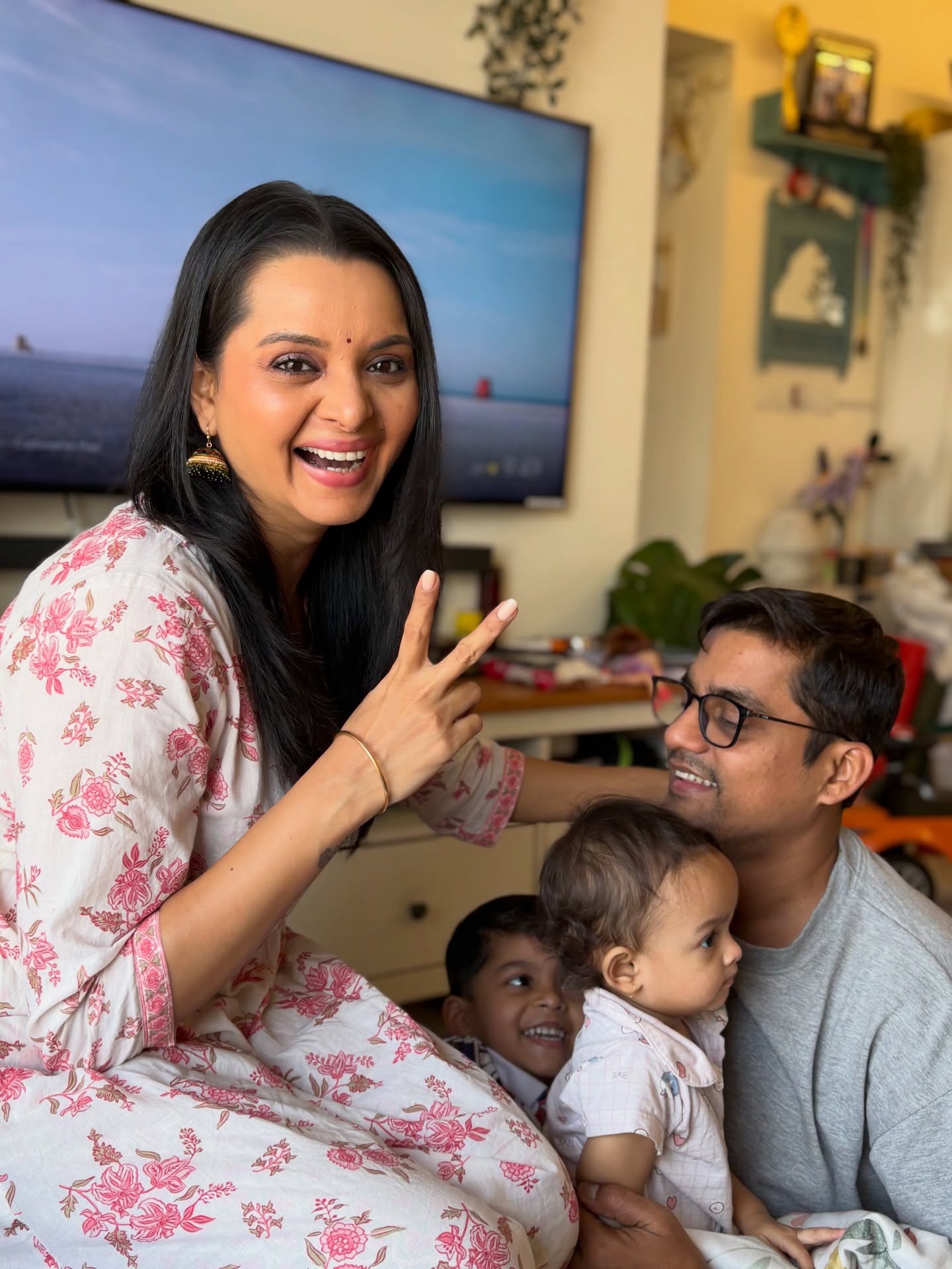 Khushboo tawade family daughter