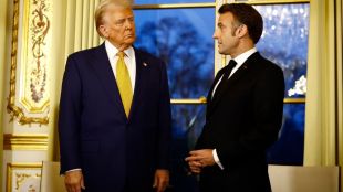 Emmanuel Macron criticizing Donald Trump on Iran conflict | फ्रान्स इराण होर्मुझ सामुद्रधुनी वाद आणि मॅक्रॉन | French ship Kribi crossing Strait of Hormuz safely | मॅक्रॉन ट्रम्प इराण संघर्ष आणि जागतिक पडसाद