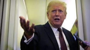 Donald Trump orders US Navy in Strait of Hormuz | अमेरिकन नौदलाला डोनाल्ड ट्रम्प यांचे आदेश | US Iran conflict maritime security | होर्मुझची सामुद्रधुनी आणि अमेरिका इराण युद्ध तणाव