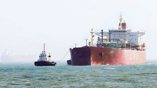Indian LPG Tanker Green Saanvi crossing Strait of Hormuz | Iran India friendship diplomatic win news | होर्मुझच्या सामुद्रधुनीतून ७ वे भारतीय टँकर बाहेर | इराण भारत मैत्री आणि ऊर्जा सुरक्षा बातमी