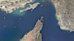 Strait of Hormuz Transit Fee Iran Oman Dispute: होर्मुझची सामुद्रधुनी ओलांडणाऱ्या जहाजांकडून टोल वसूली होणार? इराणच्या मागणीला ओमानचा विरोध!