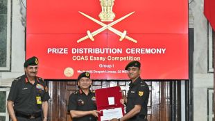 Major Kshitij Limse Army Honor Ceremony | Army Chief General Upendra Dwivedi awarding Major Kshitij Limse | मेजर क्षितिज लिमसे सैन्य सेवा सन्मान | नागपूरचे मेजर क्षितिज लिमसे गौरव पदक