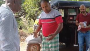 Mobile phone battery explosion Raigad | Smartphone overheating safety tips | Injured man after mobile blast | Battery safety precautions in summer heat