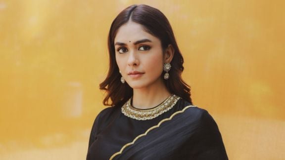 mrunal thakur break silence on dating rumors with dhanush and character assassination