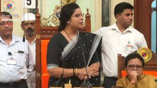 Mumbai Mayor Ritu Tawde in black sari BMC | BJP corporators protest Narishakti Vandan Bill rejection | Mumbai Municipal Corporation House proceedings | Women Reservation Bill protest Maharashtra politics