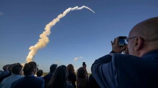 NASA Artemis 2 mission launch SLS rocket liftoff | Astronauts for NASA Moon Mission 2026 | नासा आर्टेमिस २ मिशन चंद्राकडे रवाना | चंद्रावर जाणारे नासाचे चार अंतराळवीर