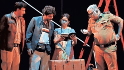 व्यवस्थेची चिरफाड करणारं नाटक