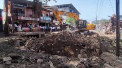 पाटणचा ब्रिटीशकालीन दीडशे वर्षांपूर्वींचा धांडे पूल जमीनदोस्त; पाटण शहरातून वाहतूक बंद झाल्याने पर्यायी मार्ग अनिवार्य
