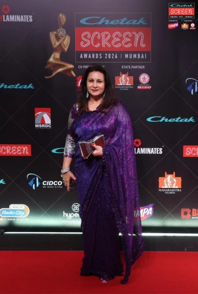 poonam dhillon saree look