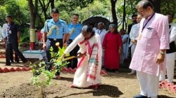 President Draupadi Murmu Sevagram Visit: राष्ट्रपती द्रौपदी मुर्मू यांची सेवाग्राम भेट; बापू कुटीत नक्की काय घडलं? ‘तो’ चिमटा पाहून राष्ट्रपतींना का वाटलं आश्चर्य?