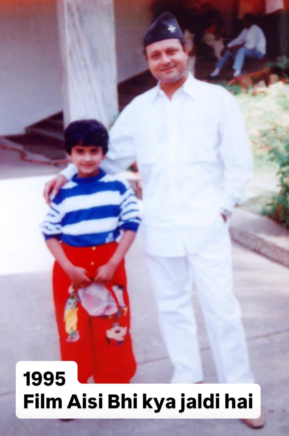 marathi actor pushkar jog worked with rishi kapoor dada kondke salman khan in childhood shares photo