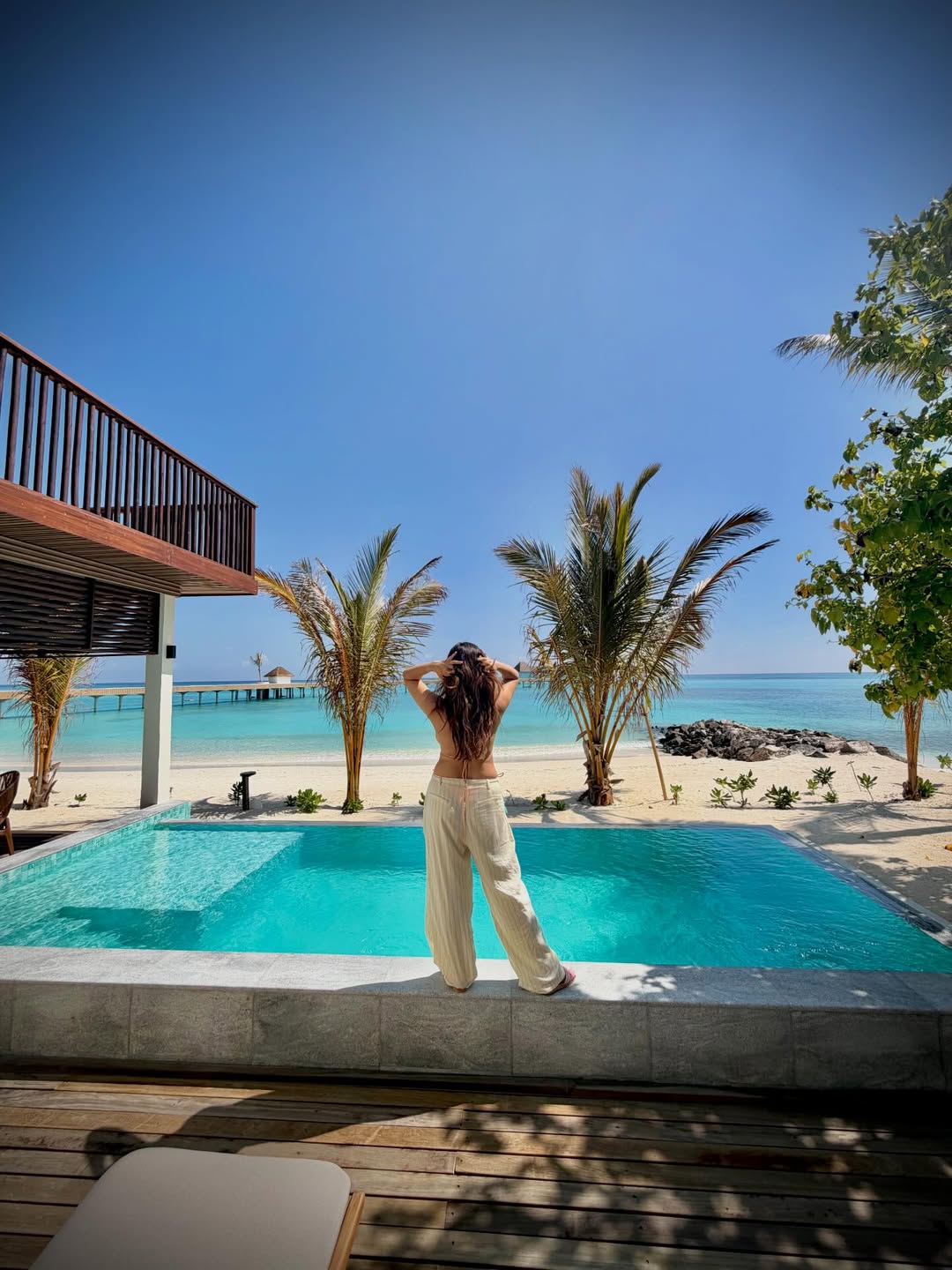 rubina-dilaik-maldives-vacation-backless-dress-viral-photos