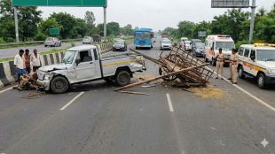 Shahapur accident news today | Mumbai Nashik Highway road crash | Ghoti to Vajreshwari yatra accident | Pickup hits bullock cart Shahapur