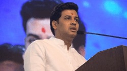 सत्तेत असताना काँग्रेसने महिला आरक्षण विधेयक फाडले ; शिवसेना खासदार डॉ. श्रीकांत शिंदे यांचा काँग्रेसवर निशाणा
