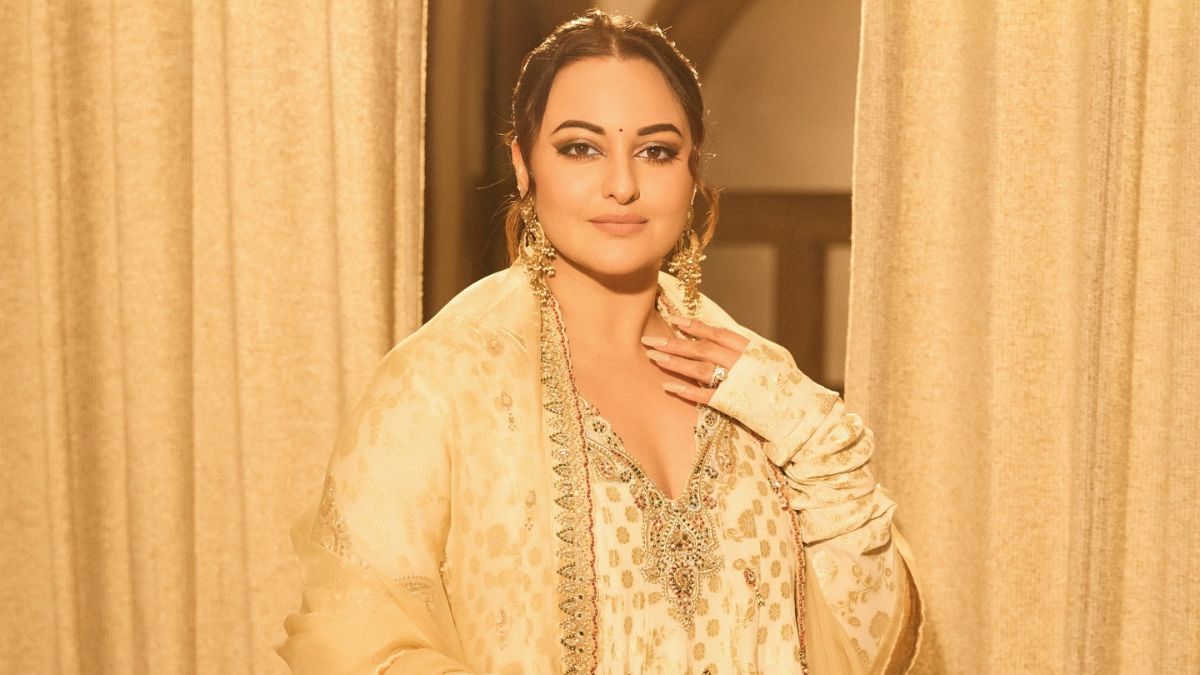 पडवळ, कोबी, गवार...; सोनाक्षी सिन्हाच्या जेवणात असतात ‘या’ भाज्या, अभिनेत्रीने शेअर केलं डाएट रूटीन, त्वचेसाठी काय करते?