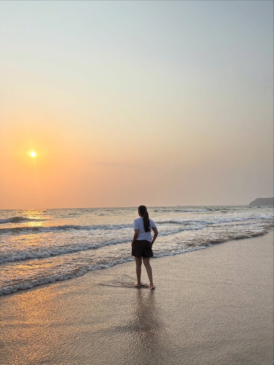 sonali-khare-daughter-sanaya-konkan-visit-guhagar-beach-vacation