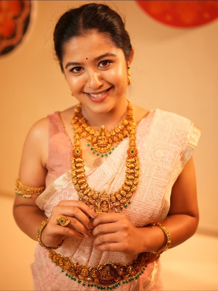 Swanandi Sardesai marriage