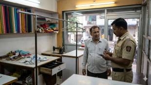 Bhivandi tailor shop theft case | Worker steals 50 expensive blouses in Thane | Bhivandi City Police Station crime report | Expensive designer blouse theft by employee