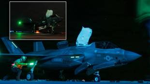 Trump US Navy warships in Strait of Hormuz | F-35B Lightning II jets and MV-22 Ospreys military deployment | होर्मुझच्या सामुद्रधुनीत अमेरिकन युद्धनौकांचा वेढा | ट्रम्प यांचा इराणला इशारा देणारे F-35B फायटर जेट्स