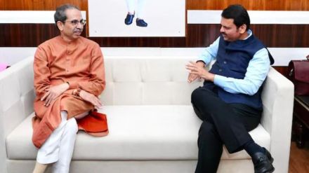 राज्यात पुन्हा राजकीय भूकंपाचे संकेत! ठाकरे-फडणवीसांची मध्यरात्री वर्षावर खलबते ?