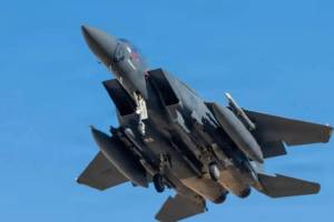 US F-15 pilot rescued in Iran firefight | Special Forces mission Iran | इराणमध्ये अमेरिकन वैमानिकाची यशस्वी सुटका | अमेरिकन F-15 फायटर जेट विमान अपघात अपडेट