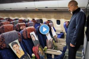 US-Iran talks diplomatic news | Iranian speaker tribute on flight to Minab | अमेरिकन-इराण चर्चा आणि मिनाब श्रद्धांजली | विमानात इराणी वक्त्याचे भावूक भाषण