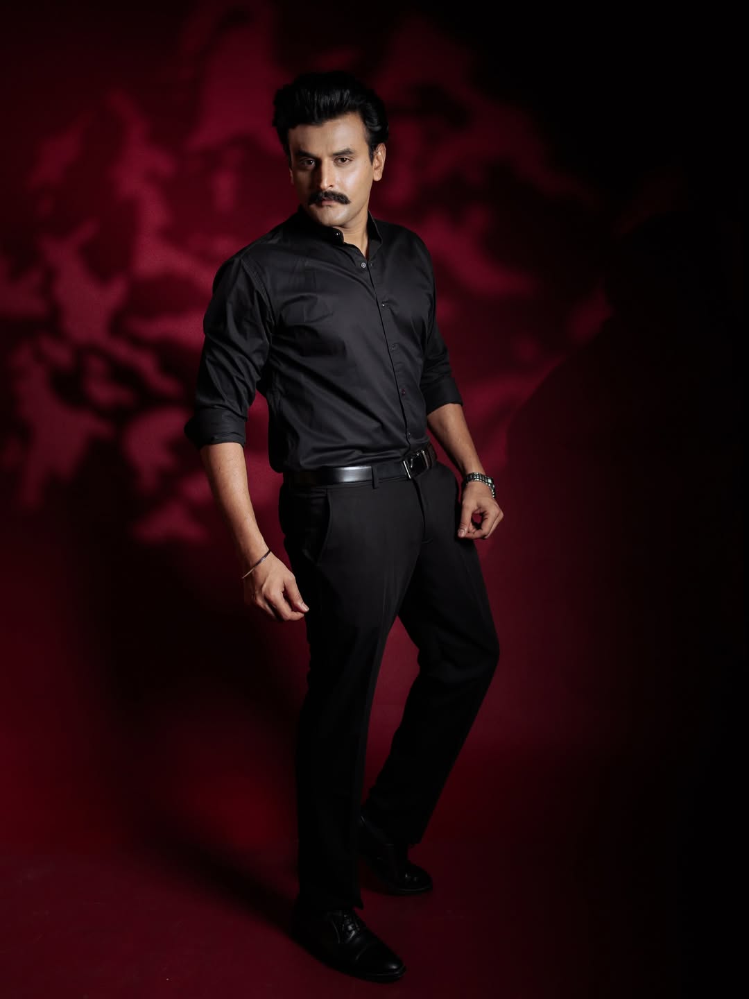 Sumeet Pusavale wife photoshoot in nashik