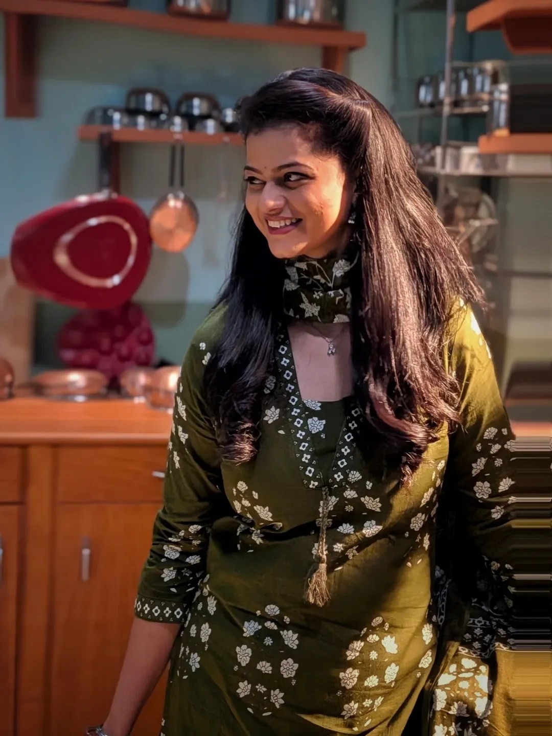 Purva Kaushik looks stunning in pink saree