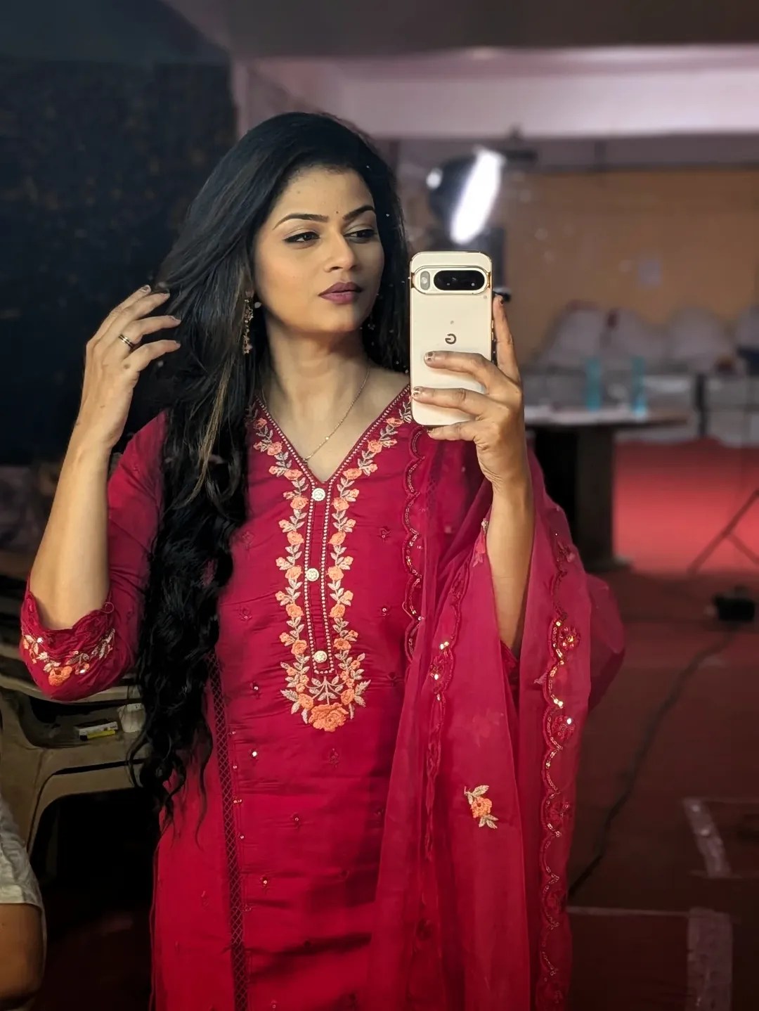 Purva Kaushik looks stunning in pink saree