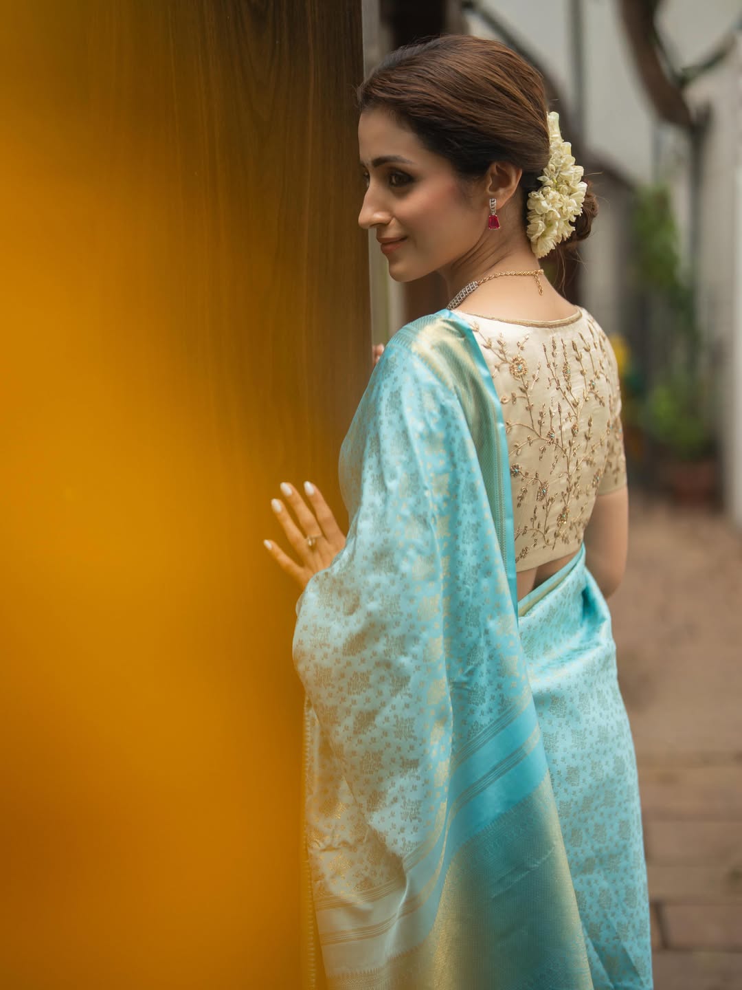 Trisha Krishnan traditional look at Joseph Vijay swearing-in ceremony
