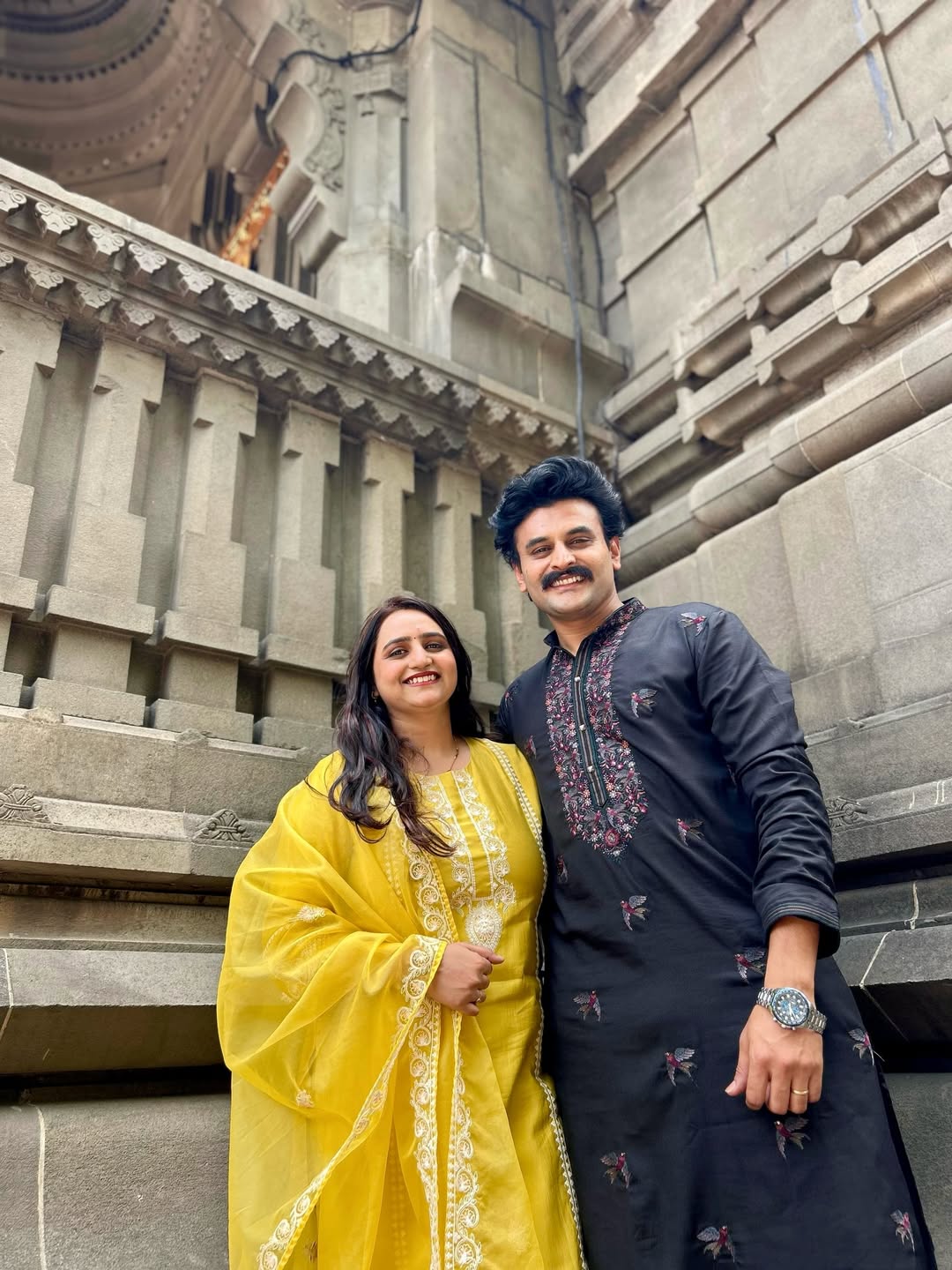 Sumeet Pusavale wife photoshoot in nashik