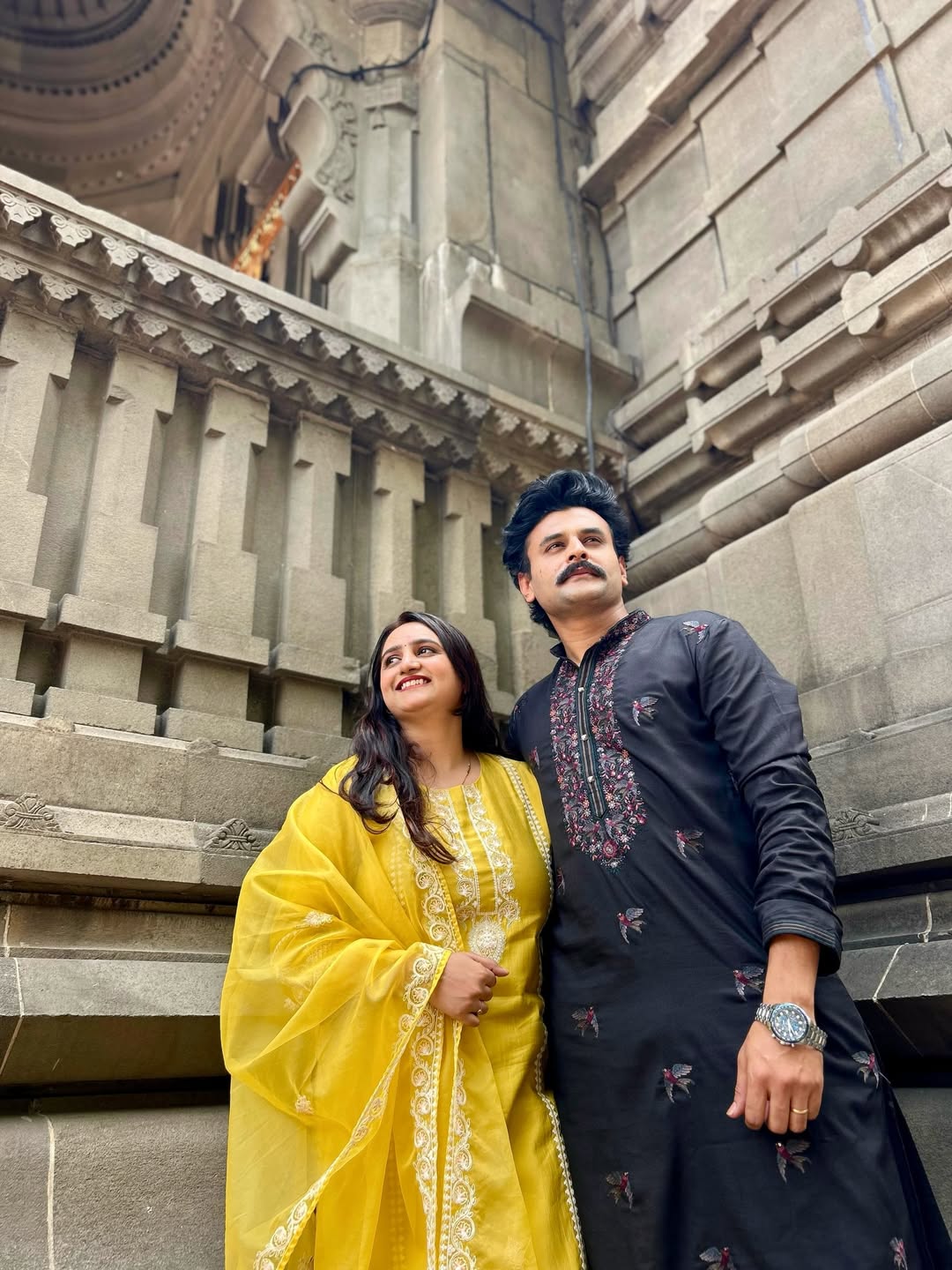 Sumeet Pusavale wife photoshoot in nashik