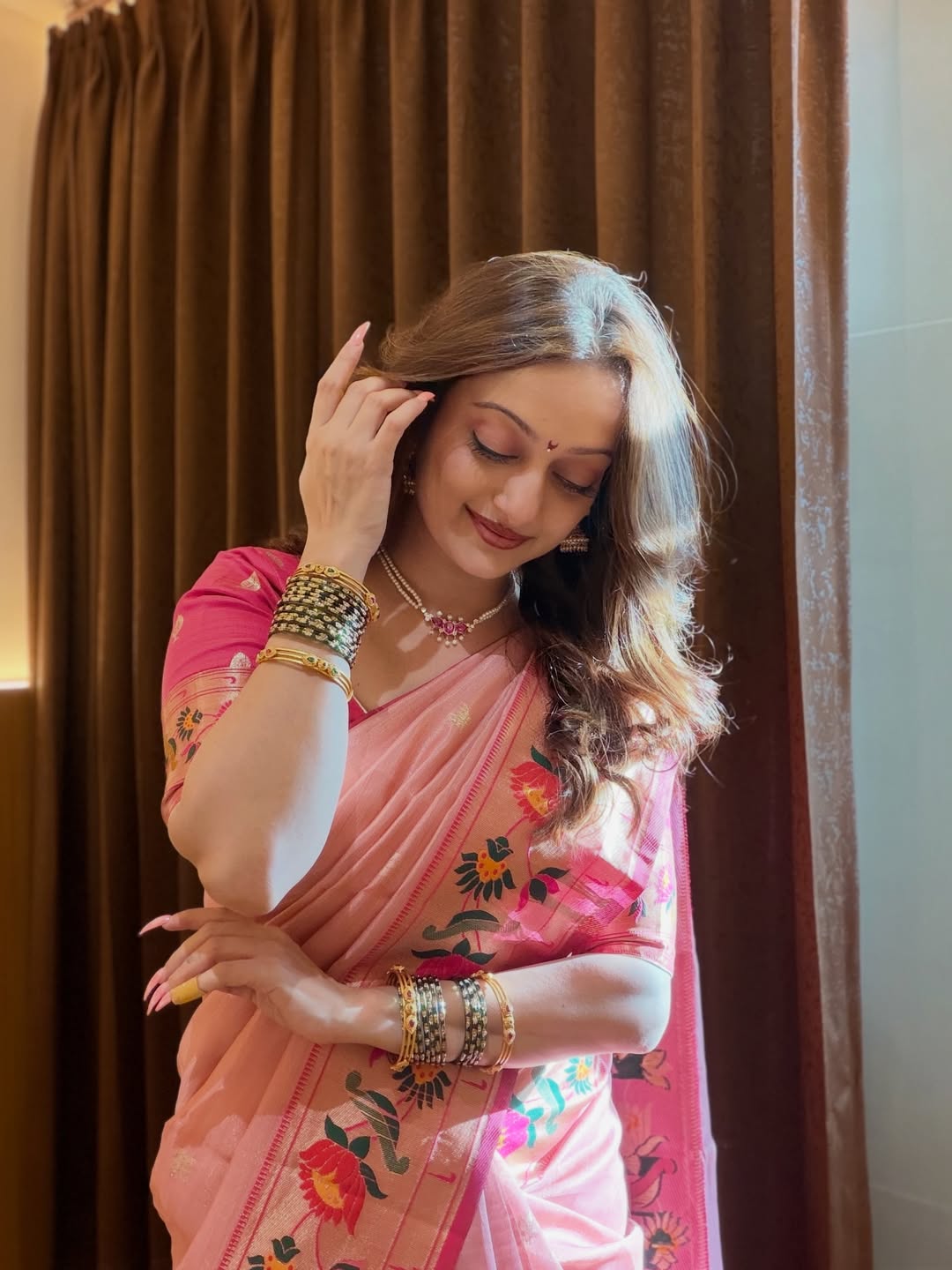 Mansi Naik Marathi Look