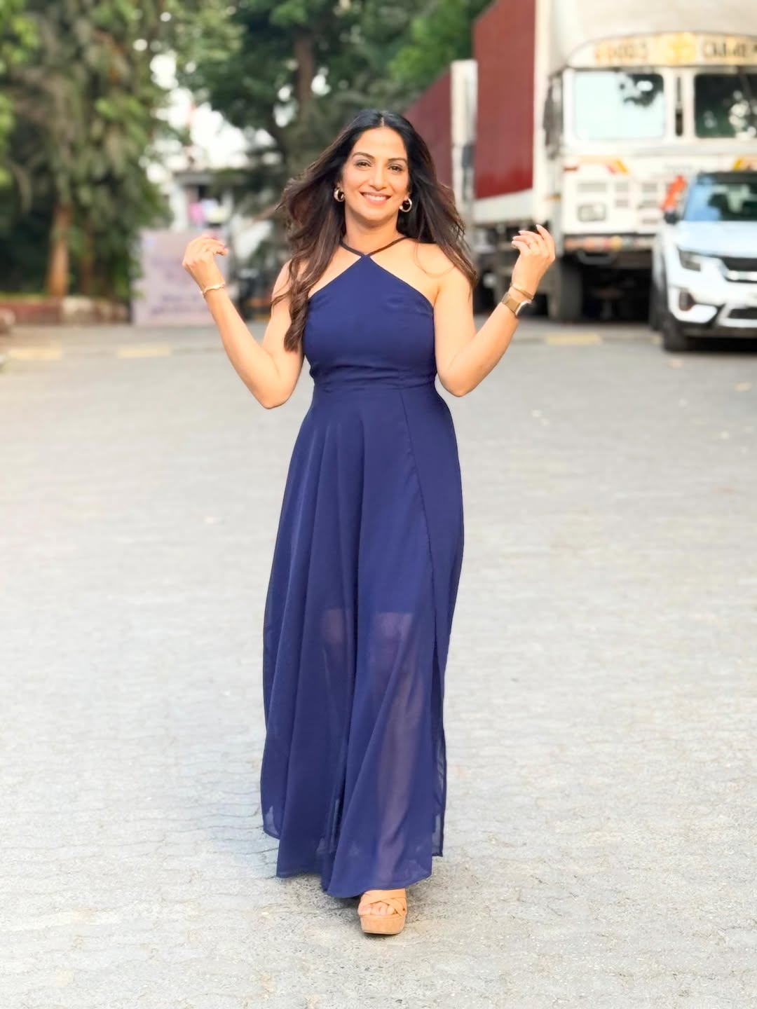 Veen Doghantli Hi Tutena Poorva Gokhale new look
