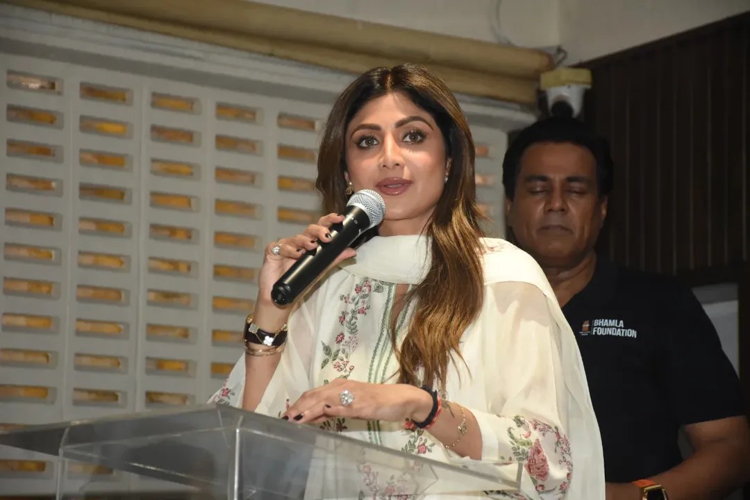 Shilpa Shetty tree plantation event bjp leader pankaja munde