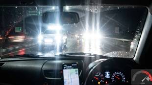Car high beam LED headlights blinding drivers | Highway road accidents due to illegal vehicle lights | Yavatmal RTO lacks lux meter equipment | Maharashtra RTO action on fancy vehicle modifications